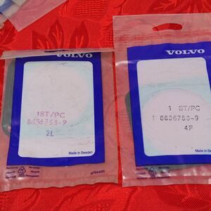 2X Genuine Volvo Fuel Injection Throttle Body Mounting Gasket 8636753 31430474